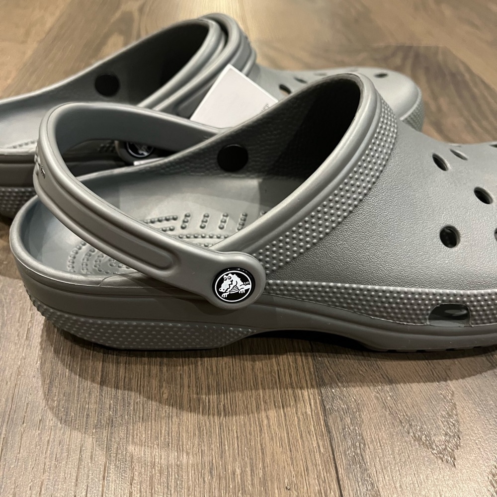 NWT Crocs Classic in Slate Grey Mens 9 Womens 11